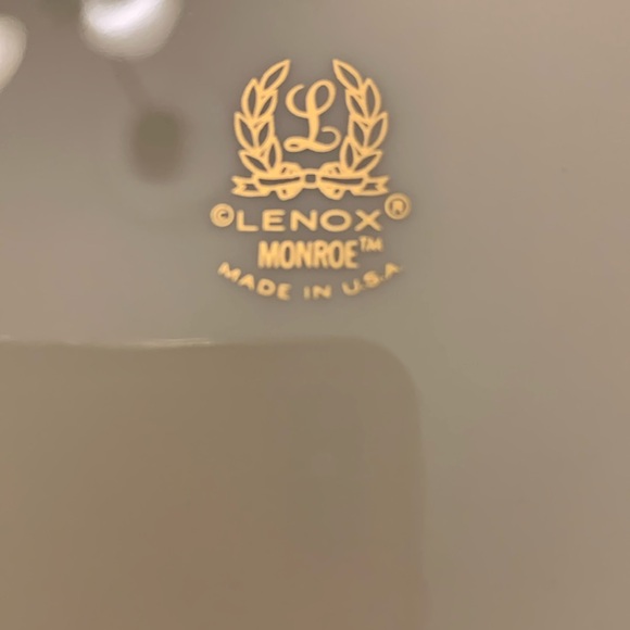 Lenox plates set of 8 - Picture 3 of 8